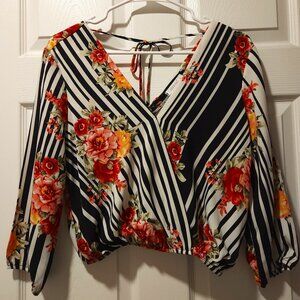 Free2BU Black & White Striped Floral Top – Size 8